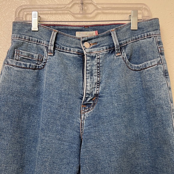 Levi's 312 Shaping Slim Capri Jeans Women's Size 10 Denim Blue Cropped - Picture 6 of 9